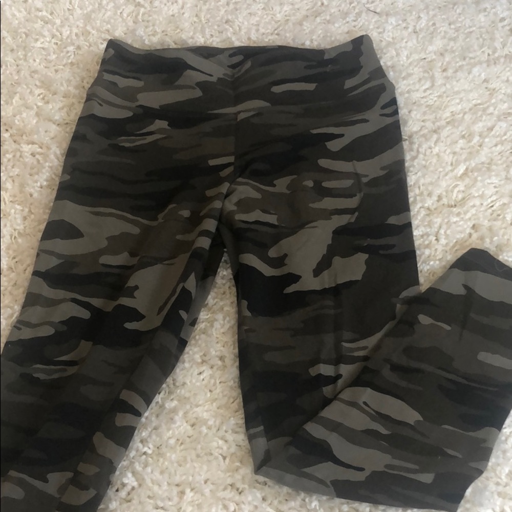 Express camo leggings